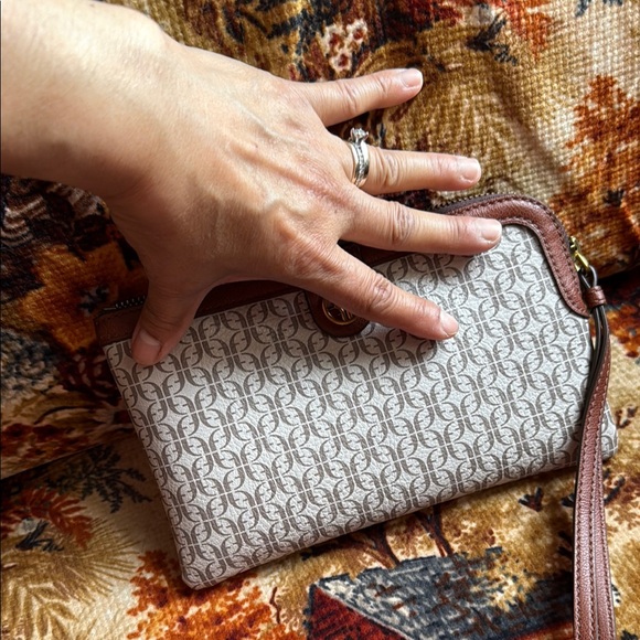 Fossil Brown and Cream Designer Wristlet - Picture 11 of 12